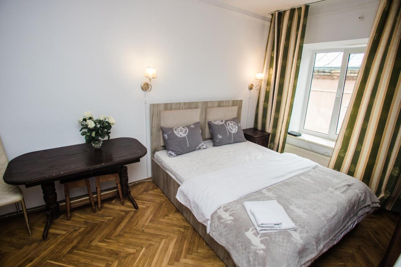 Апартаменти На Площі Ринок Lviv Exterior photo